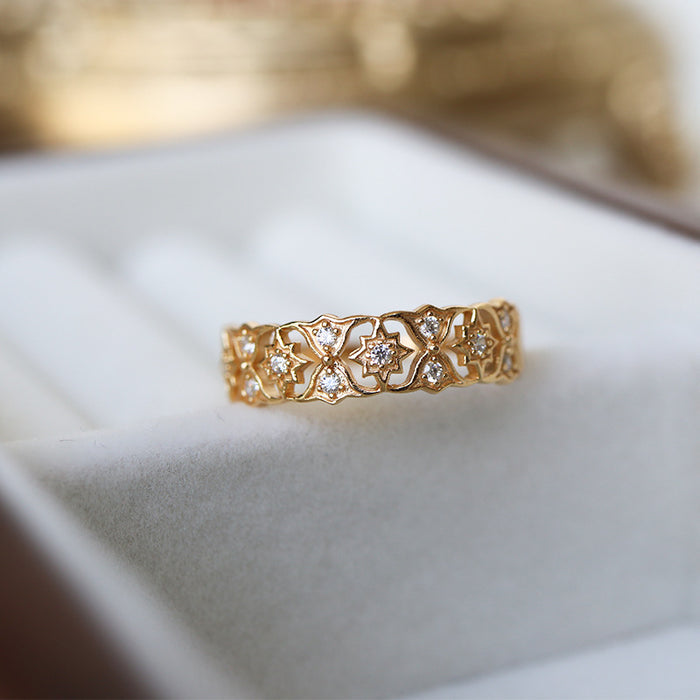 Wholesale Same vintage lace hollow out diamond inlaid light luxury window flower ring