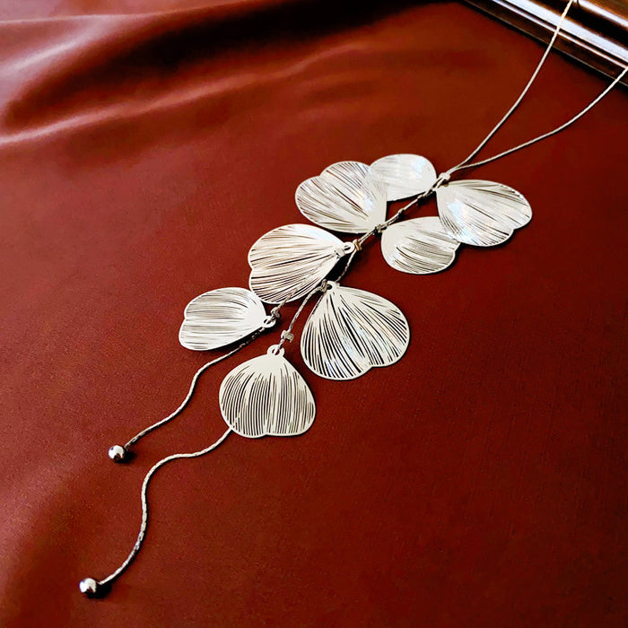 Wholesale Metallic Ginkgo Leaf Flower Necklace Personality Elegant Necklace