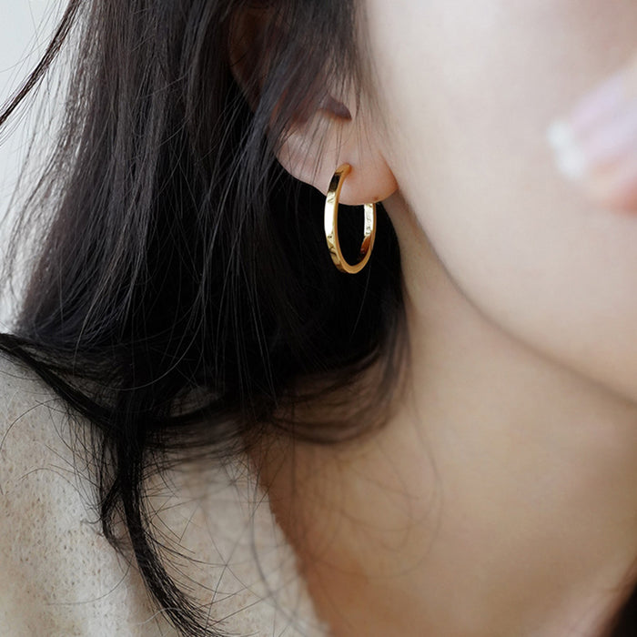 Wholesale Ear buckles, ear rings, women's plain earrings, niche design, photosensitive surface earrings