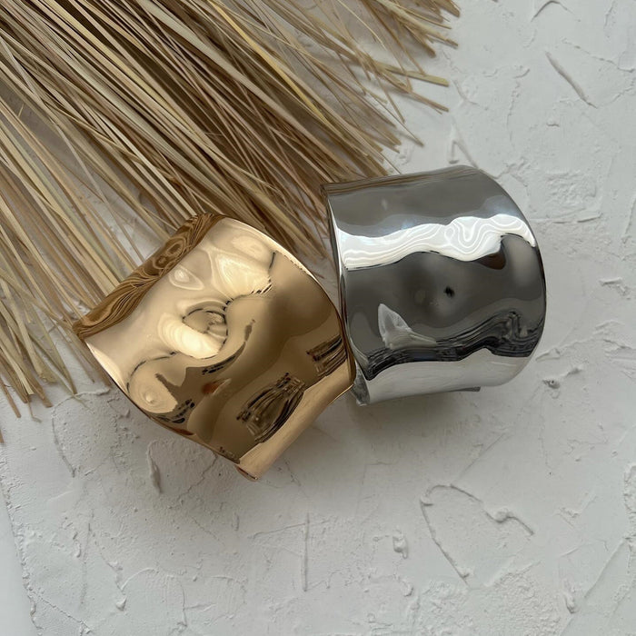 Wholesale Exaggerated jewelry, simple forged alloy bracelet, wide sided metal wind opening bracelet, hand accessory