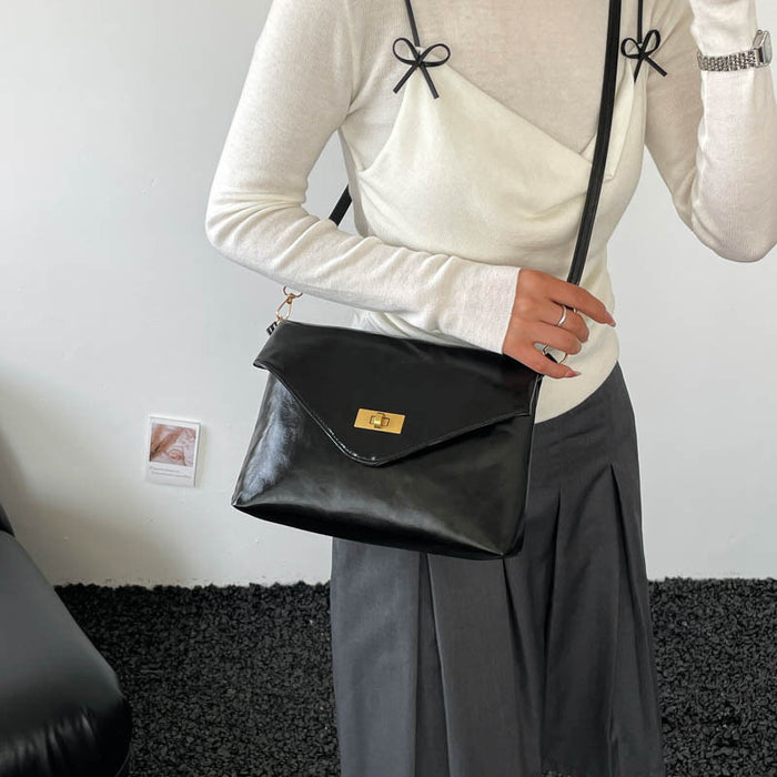 Wholesale Women' s Shoulder Bag Retro Chic Design for Daily Matching