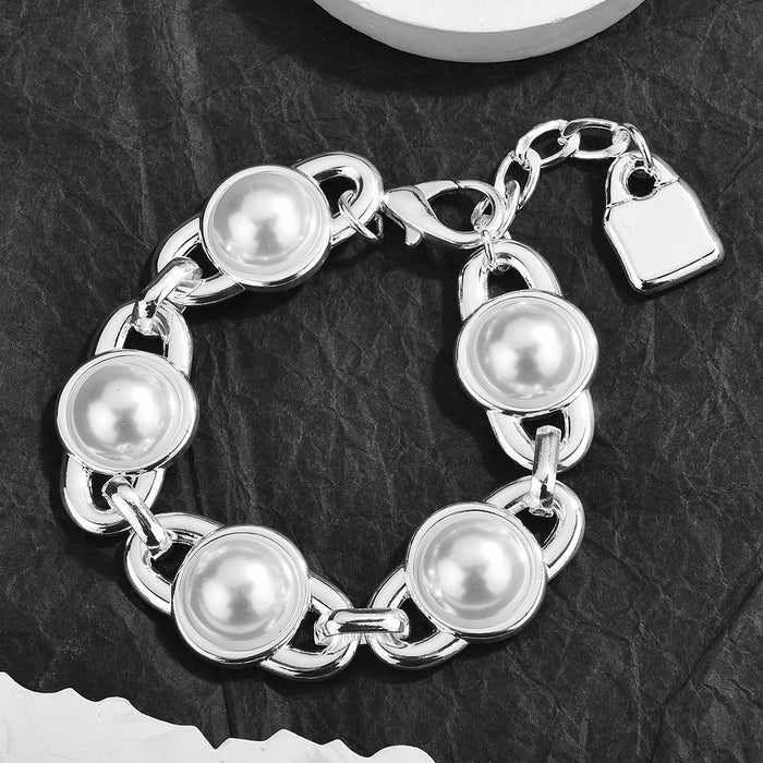 Wholesale Fashion Pearl Metal Pendant Necklace For Women Geometric Gold Chain Collarbone Jewelry Accessory