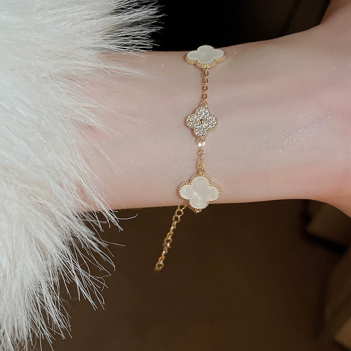 Wholesale Bracelet with a light luxury and high-end feel, niche design, zircon super sparkling temperament, and handmade accessories