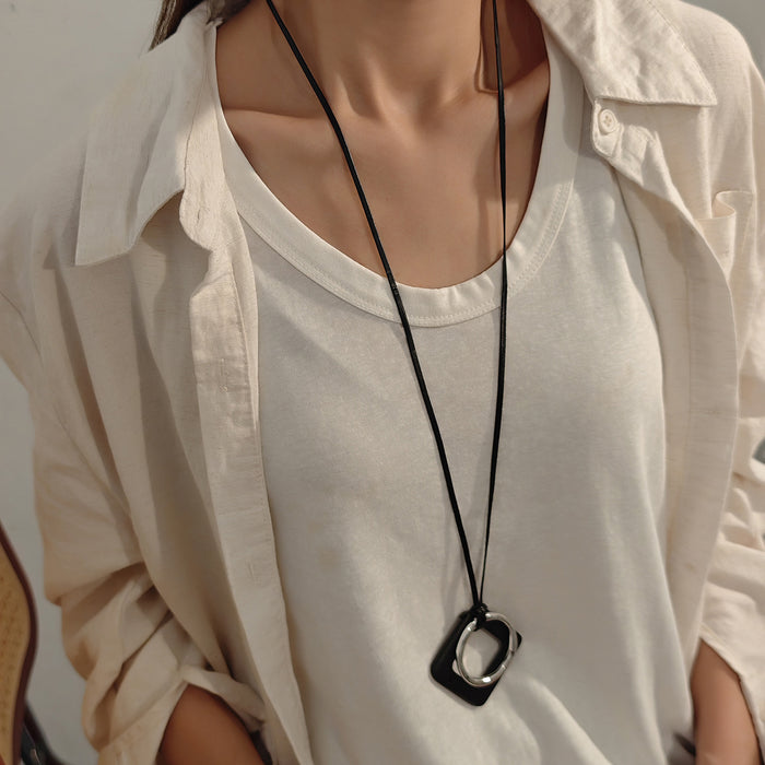 Wholesale Retro Bohemian Ethnic Style Leaf Long Cut Out Geometric Clavicle Chain Zen Style Versatile Personalized Sweater Chain