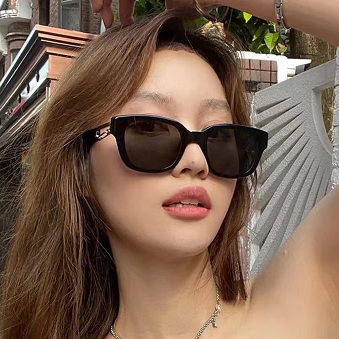 Wholesale Fashionable hook square internet famous sunglasses, new retro transparent blue sunglasses