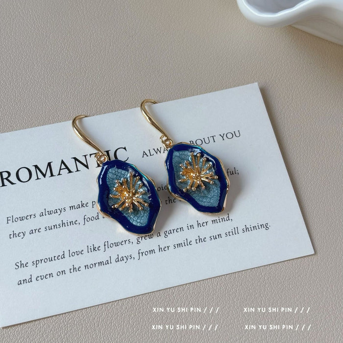 Wholesale Retro irregular blue flower earrings with oil painting feeling, floral bud high-end feeling, earrings for women