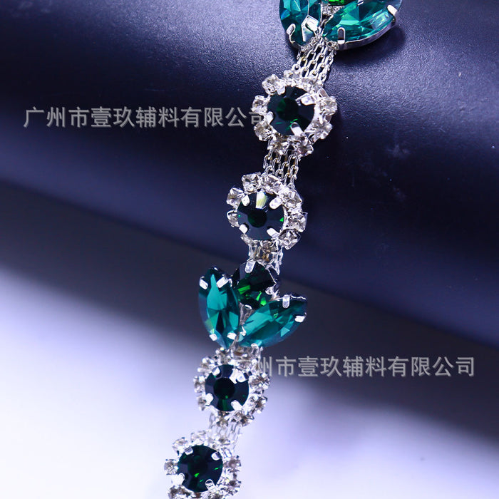 Wholesale Crystal rhinestone chain for DIY clothing accessories and decorations.