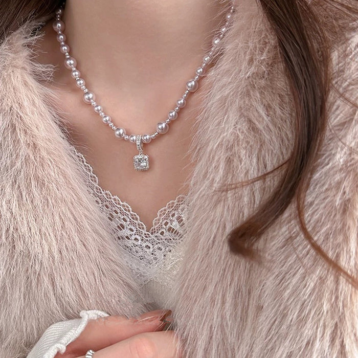 Wholesale   Diamond  Pearl Necklace Neck Chain Woolen Chain Elegant Clavicle Chain for Women