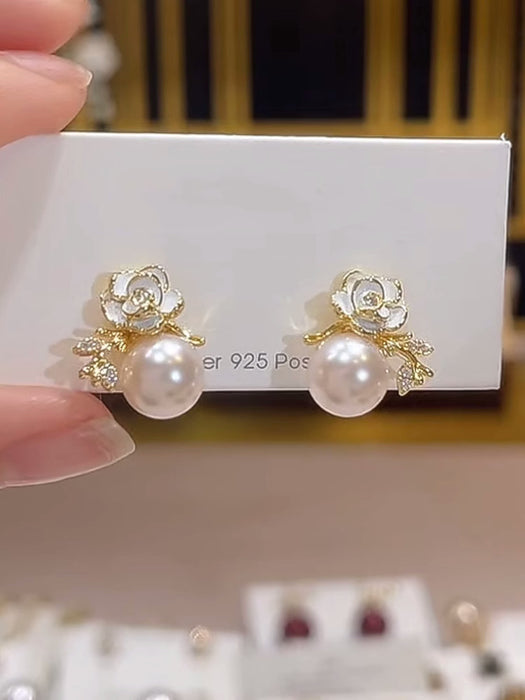 Wholesale Flower pearl earrings, niche design, high-end earrings