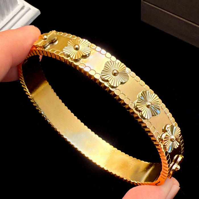 Wholesale Four Leaf Clover Rhinestone Open Cuff Bracelet Titanium Steel Gold Tone Stylish Fashion Accessory Gift Boutique Resale