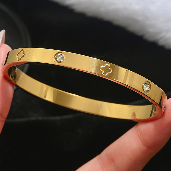 Wholesale Gold Bangle Set With Clover Rhinestone Design Chic Jewelry Accessory