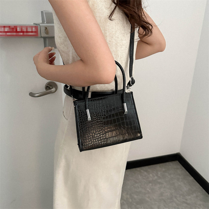 Wholesale Simple and fashionable new fashion trend shoulder bag, casual crossbody bag, fashionable small square bag