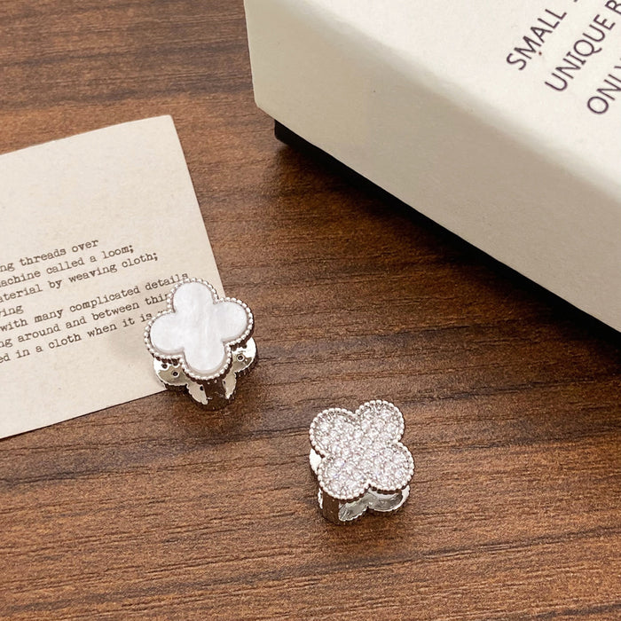 Wholesale Black Lucky Flower Small and Exquisite Stud Earrings