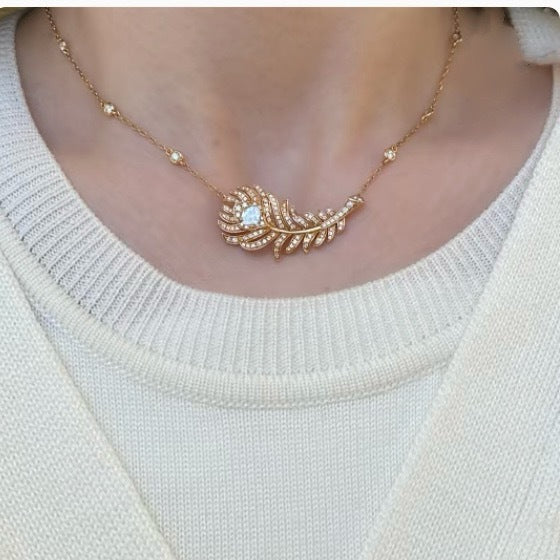 Wholesale Gold-Plated Feather Necklace with Full Diamond Inlay for Women Light Luxury Niche Design Clavicle Chain Fashion Commuter Style