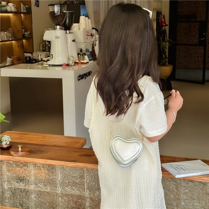 Wholesale Mini girls'  chain heart-shaped shoulder bag