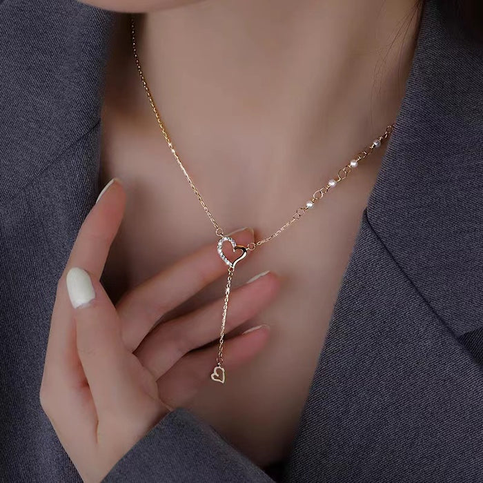 Wholesale Titanium steel necklace, heart-shaped pendant, high-end feel, light luxury, pearl splicing, collarbone chain