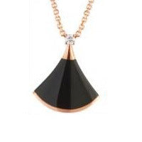 Wholesale Small skirt fan-shaped necklace silver light luxury niche shell