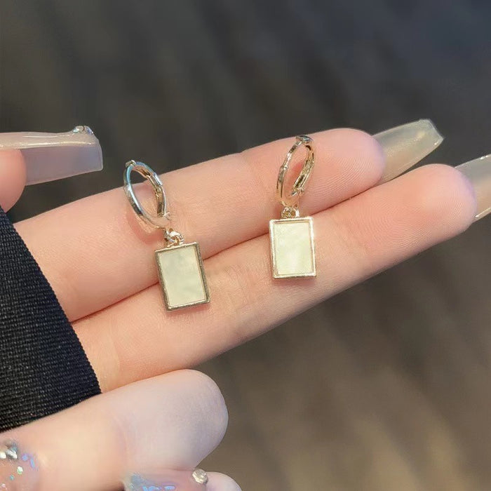 Wholesale Light luxury and simple square mother of pearl earrings with niche design, earrings with high-end geometric square earrings, wholesale