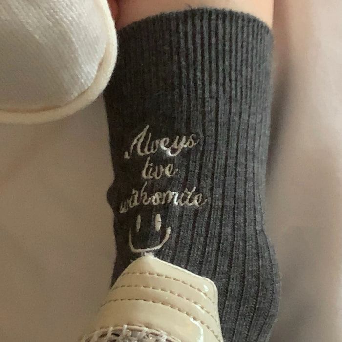 Wholesale Socks made of pure cotton with a middle tube, stacked with embroidery, vintage style, versatile and comfortable