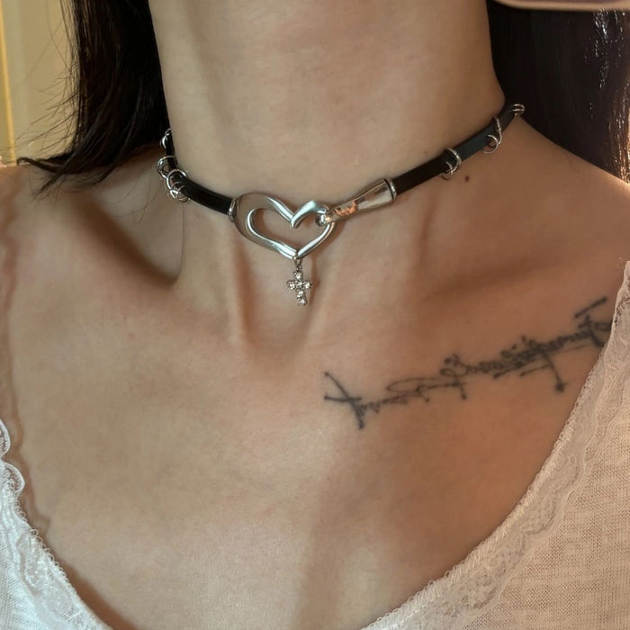 Wholesale Brown Leather Metal Heart Cross Short Necklace Clavicle Chain