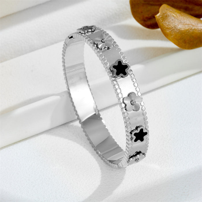 Wholesale Titanium steel five-leaf clover gold-plated bracelet
