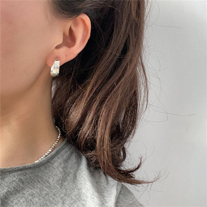 Wholesale   c-shaped  ear clip without ear hole temperament earrings women's semi-round earrings