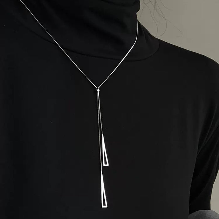 Wholesale Versatile sweater chain girls trendy necklace niche design light luxury long sweater chain clavicle chain