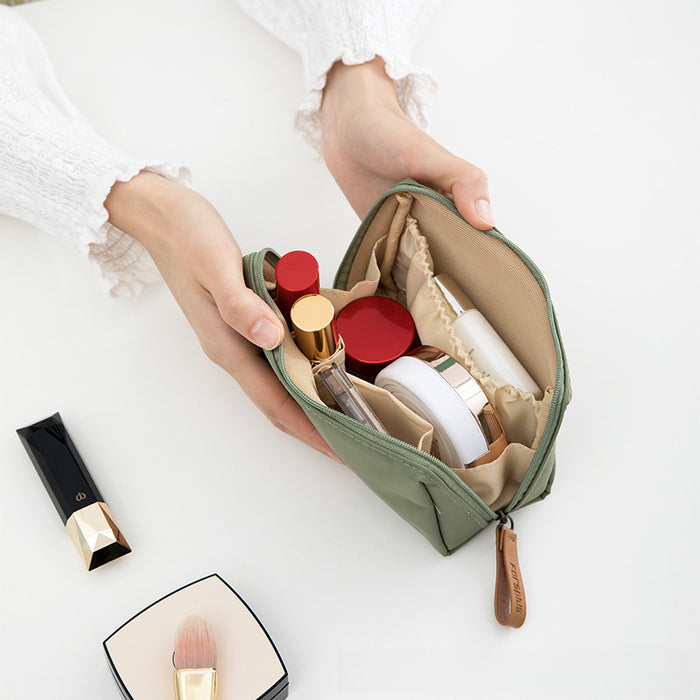 Wholesale Portable Lipstick Bag Mini Travel Makeup Storage Bag Simple Design Cosmetic Organizer Compact Size For Trips