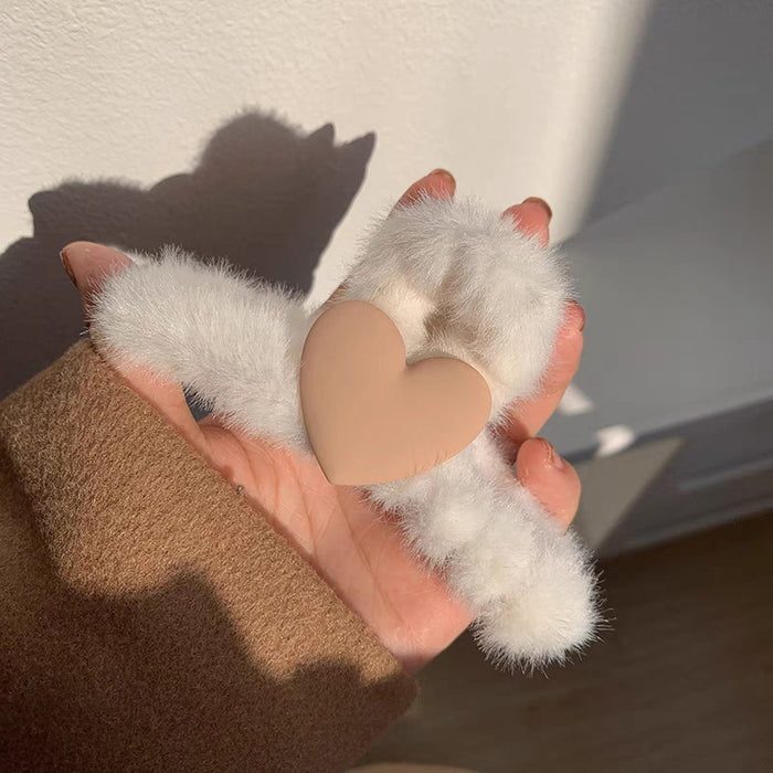 Wholesale Love plush grab clip large hair clip new model, high-end feeling at the back of the head, temperament shark clip hair accessory