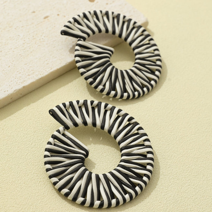Wholesale Vintage black and white striped zebra striped leather hand woven fashionable rectangular circular earrings