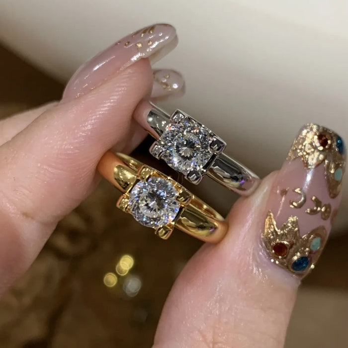 Wholesale Zircon ring for women with delicate, luxurious and high-end design, featuring an antique style open mouth ring