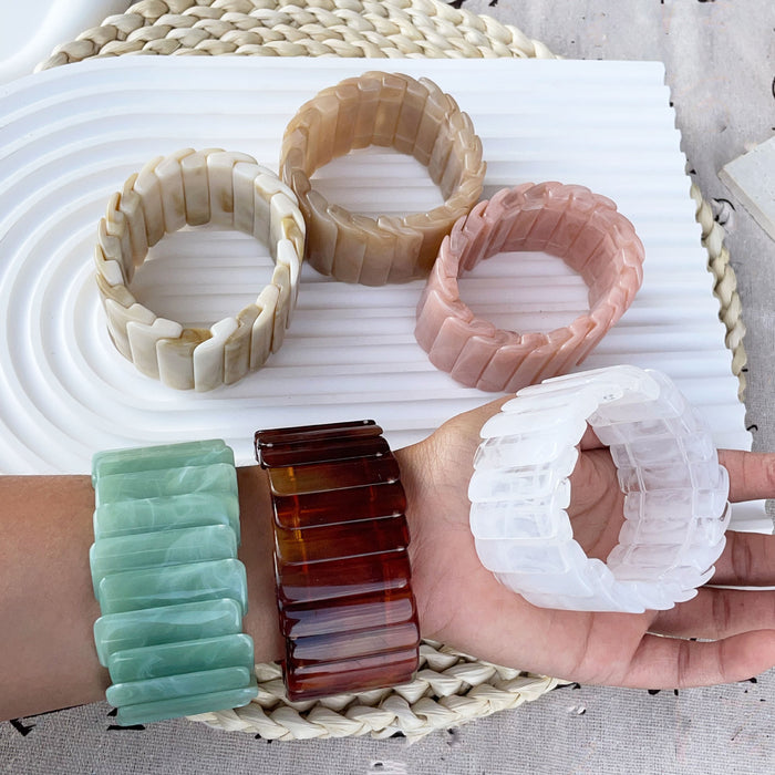 Wholesale New fashionable women's fashion acrylic fish scale shaped bracelet