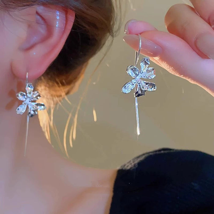 Wholesale Petal earrings, exquisite and high-end, long tassel earrings, light luxury ear hooks, elegant earrings