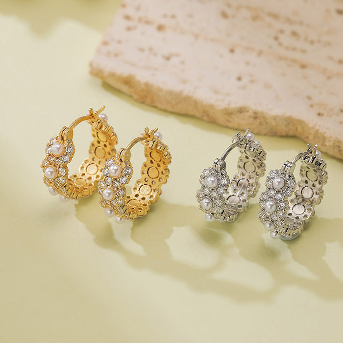 Wholesale Luxury pearl oval U-shaped earrings with niche petal earrings