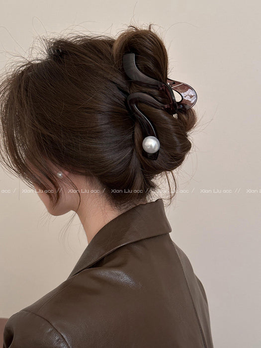 Wholesale Wave pearl large hair clip at the back of the head hair clip, new high-end temperament shark clip hair accessory