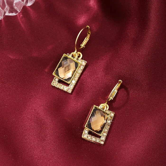 Wholesale Square earrings, light luxury retro high-end feeling, ear buckle accessories, fashionable temperament, versatile earrings accessories