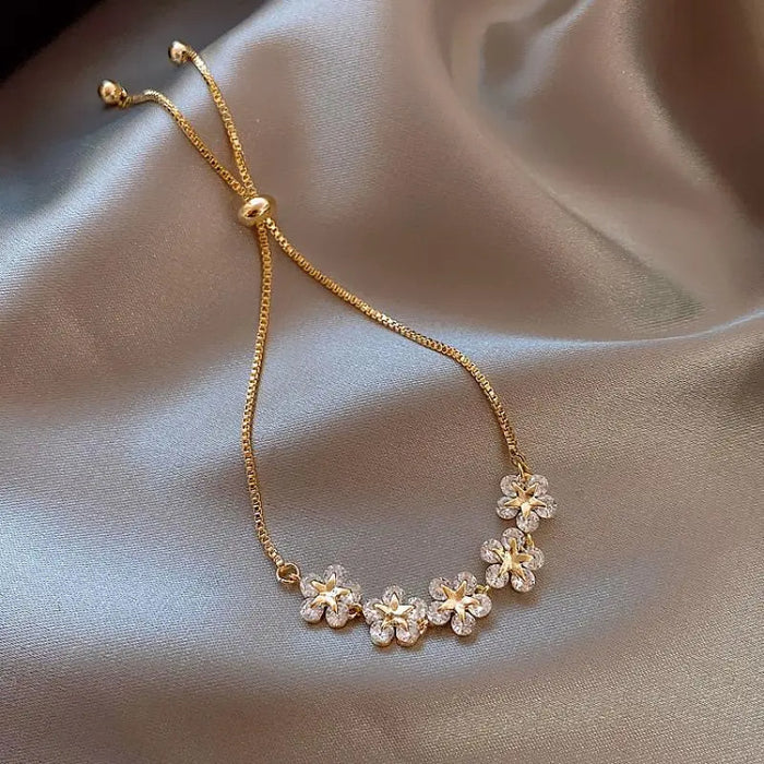 Wholesale Inlaid Rhinestone Flower Push-pull Bracelet Personality Petal Five-pointed Star Bracelet