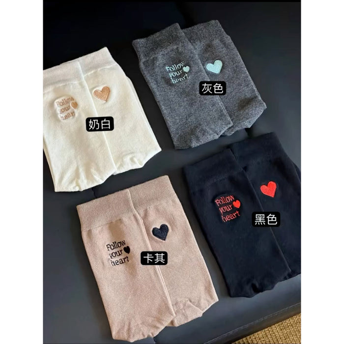 Wholesale Embroidered letters, heart-shaped socks, cotton mid-term socks
