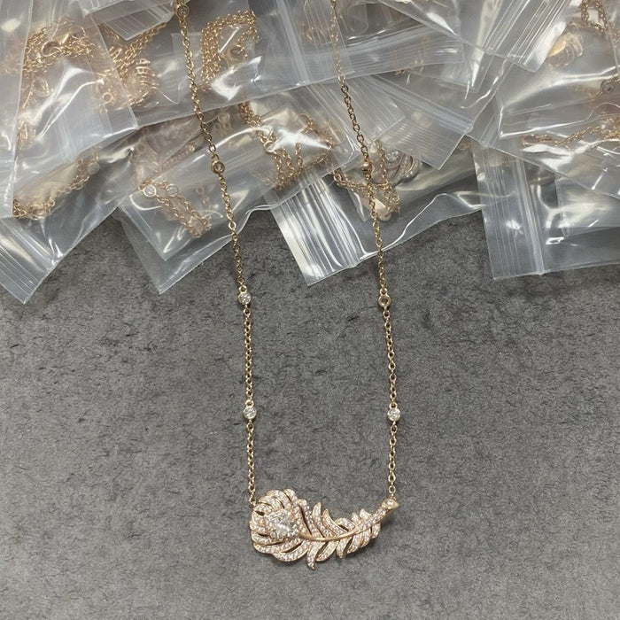 Wholesale Gold-Plated Feather Necklace with Full Diamond Inlay for Women Light Luxury Niche Design Clavicle Chain Fashion Commuter Style