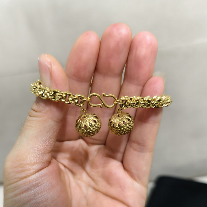 Wholesale Embossed square pearl heart-shaped stainless steel women's bracelet jewelry heart-shaped bracelet beads