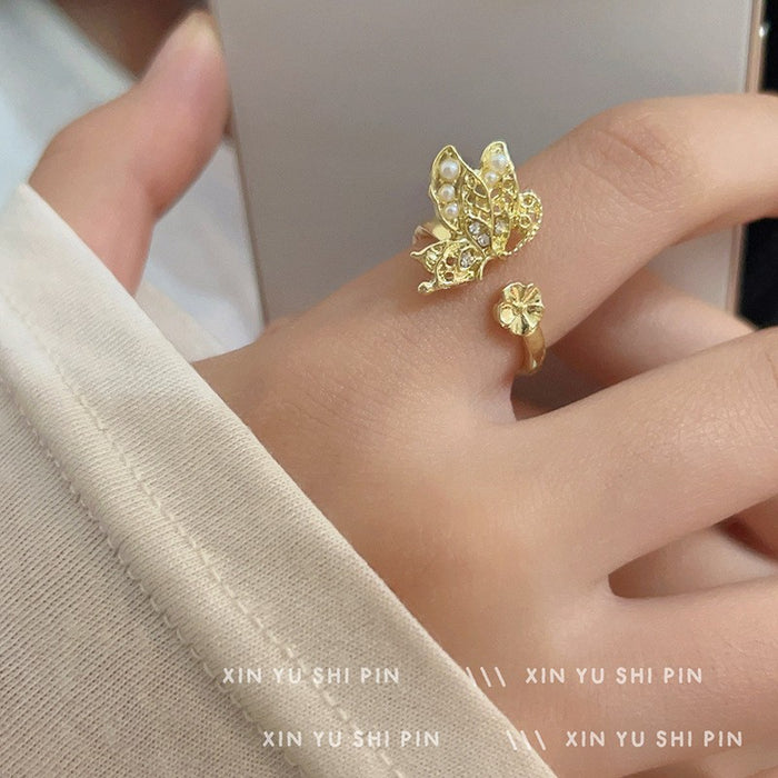 Wholesale Gold butterfly ring, niche design, light luxury temperament, fashionable and versatile flower ring