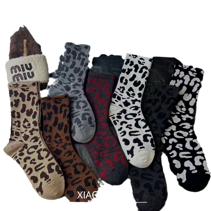 Wholesale Pile socks, mid to long style, fashionable retro outerwear