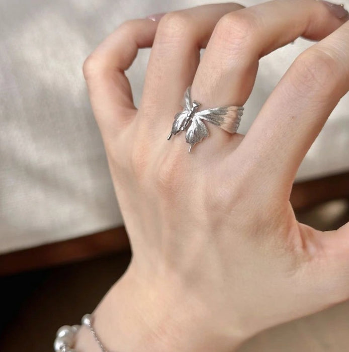 Wholesale Women' s simple and versatile butterfly ring