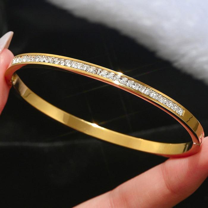 Wholesale Gold Bangle Set With Clover Rhinestone Design Chic Jewelry Accessory