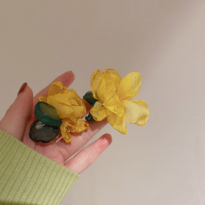 Wholesale Pearl flower earrings, fashionable, elegant, personalized earrings, niche, light luxury, high-end earrings