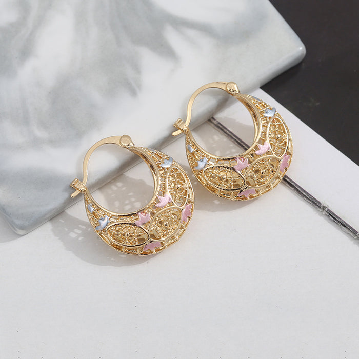 Wholesale Retro-style delicate openwork minimalist earrings