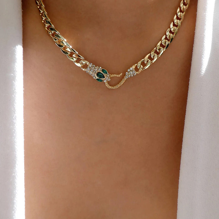 Wholesale New gold-plated snake shaped crystal personalized necklace, fashionable full diamond necklace, sweater chain