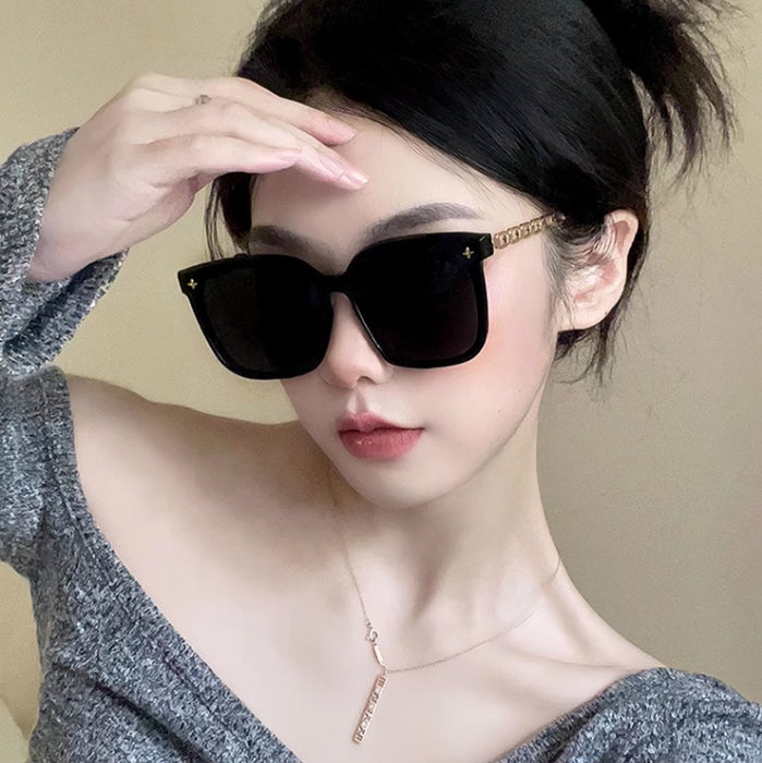 Wholesale Women's sunglasses show face, small chain legs, star sunglasses, big face, slimming, black
