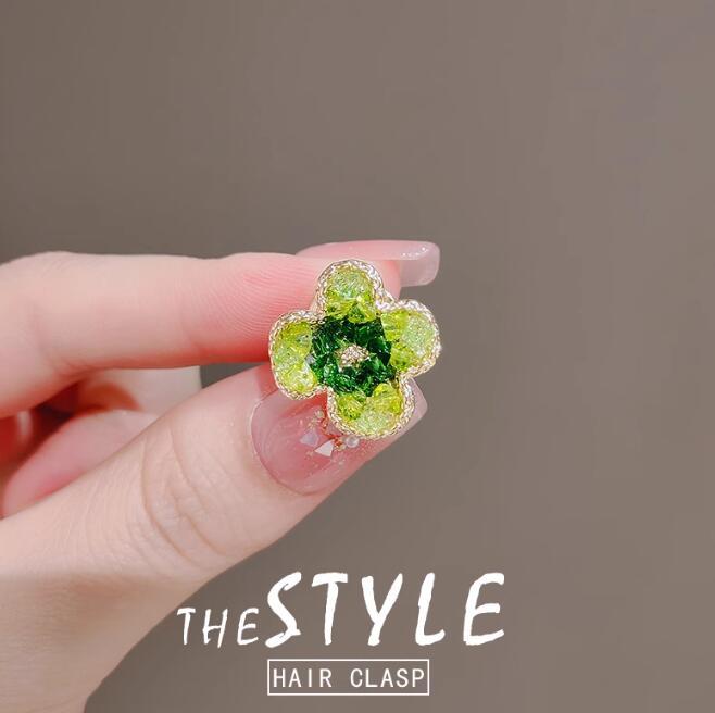 Wholesale Flower earrings, niche design, high-end earrings