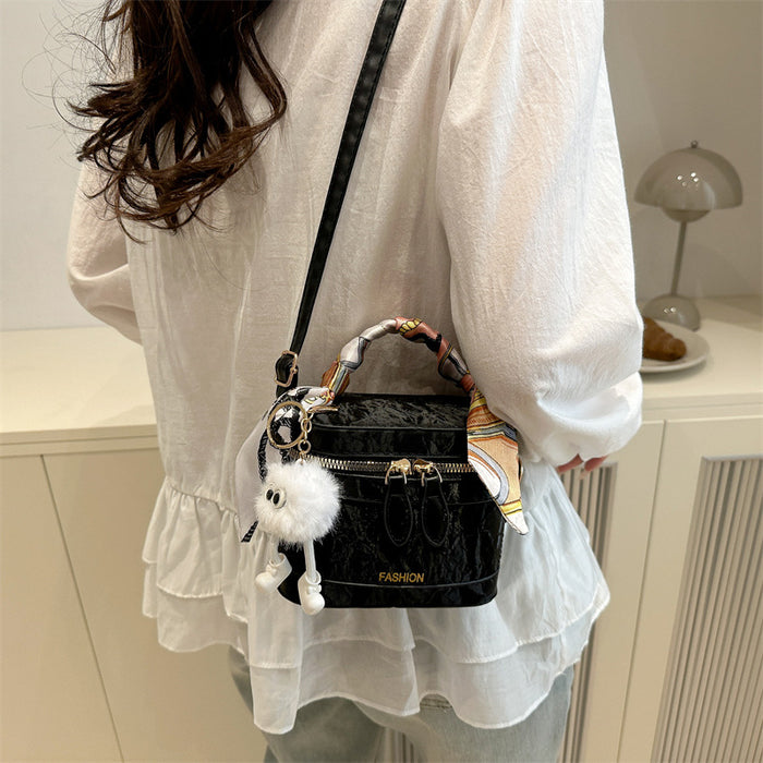 Wholesale Fashion single shoulder small square bag, niche design, crossbody bucket bag